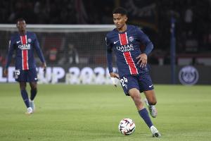 巴黎官方：马尤卢右小腿损伤，将在接下来两周内接受治疗